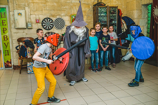 день рождения ребенка в тире